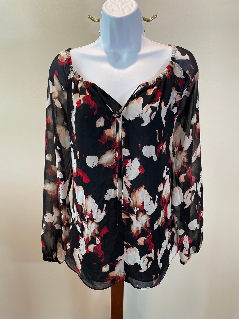 White House Black Market Chiffon Top Size 8 Abstract Floral Black Tan